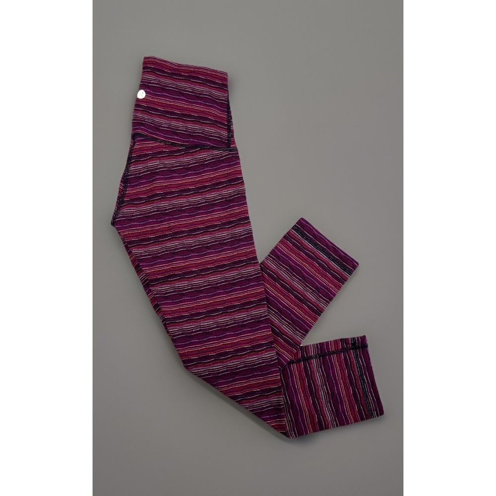 Lululemon‎ Wunder Under Crop III (21 1/2") Women 4 Stretch Wicking Luon Fabric